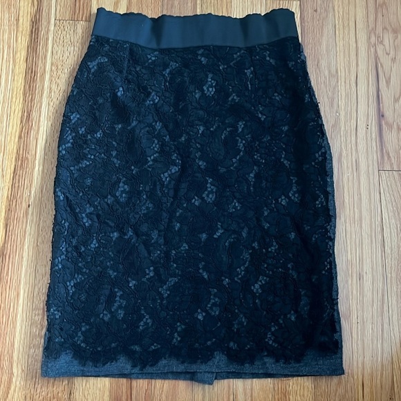 DOLCE & GABBANA LACE PENCIL SKIRT 40 - Picture 1 of 5